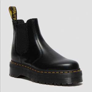 DR. MARTENS 2976 Smooth Leather Platform Chelsea Boots - womens 7